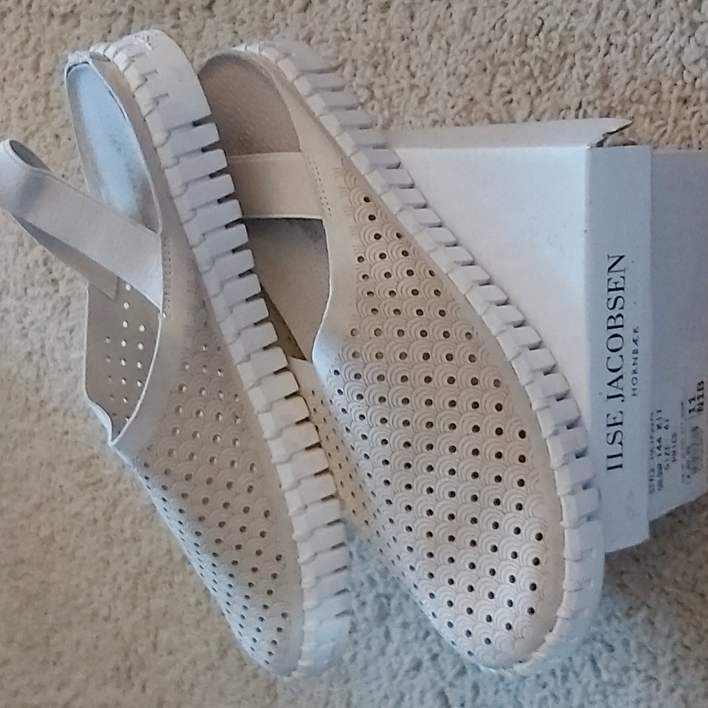 Isle Jacobsen Sling Backs - Size 11